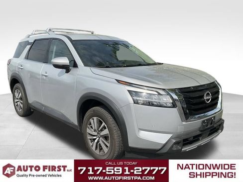 Used 2022 Nissan Pathfinder SL AWD/4WD image 1