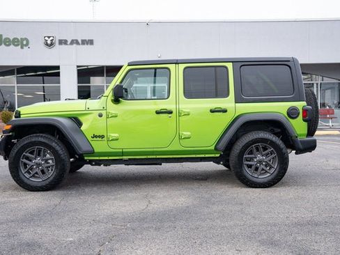 Used 2025 Jeep Wrangler Unlimited Sport image 2