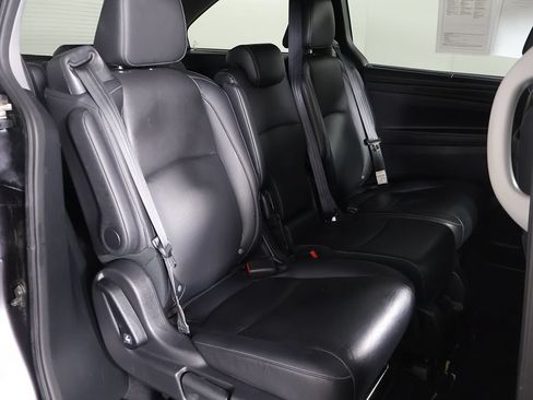 Used 2023 Honda Odyssey Touring image 32