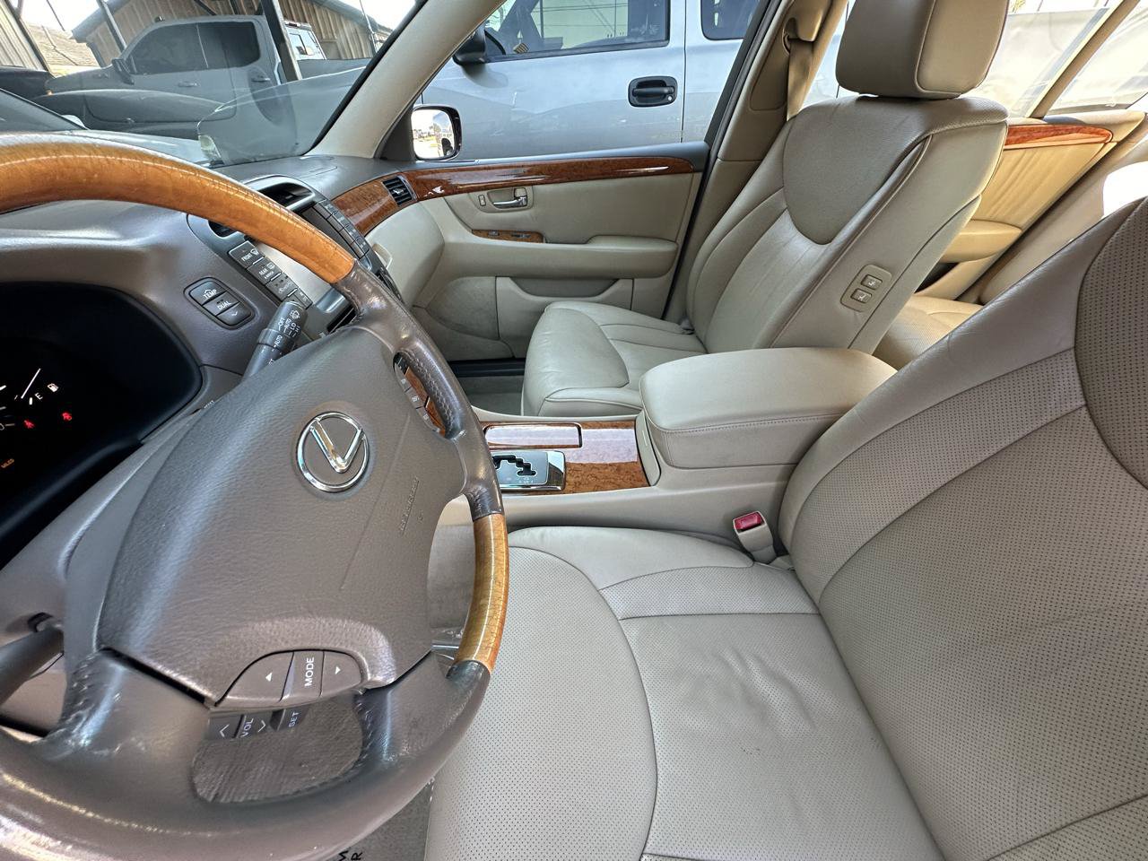 Used 2006 Lexus LS 430 w/ Modern Luxury Pkg RWD image 21