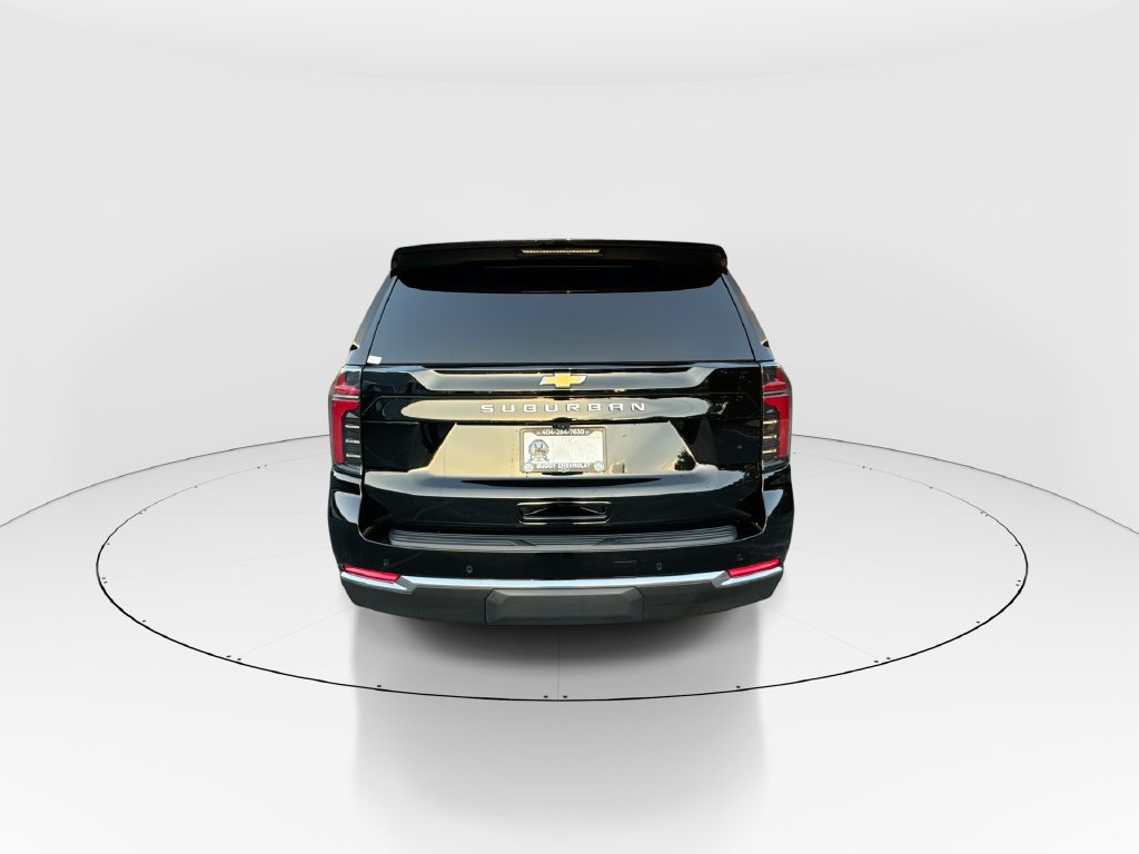 Used 2025 Chevrolet Suburban LS RWD image 7