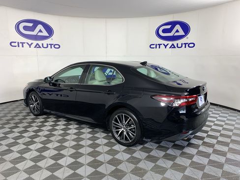 Used 2023 Toyota Camry XLE w/ Cold Weather Package FWD image 5