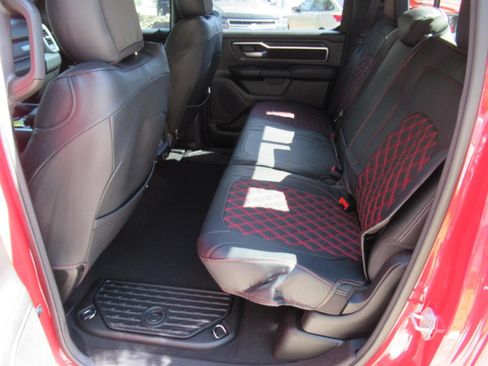 Used 2025 RAM 1500 Big Horn AWD/4WD image 37