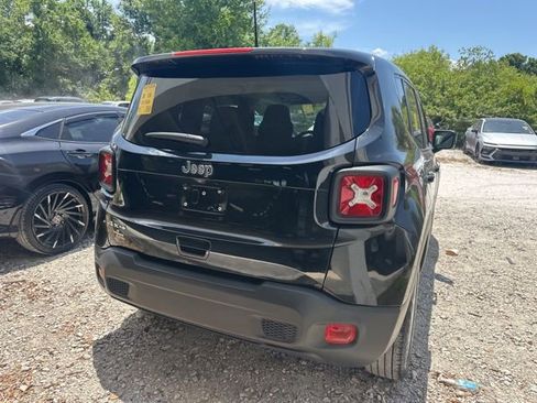 Used 2023 Jeep Renegade Latitude AWD/4WD image 32