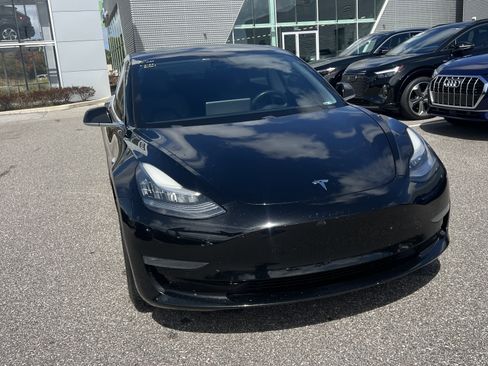 Used 2019 Tesla Model 3 image 2