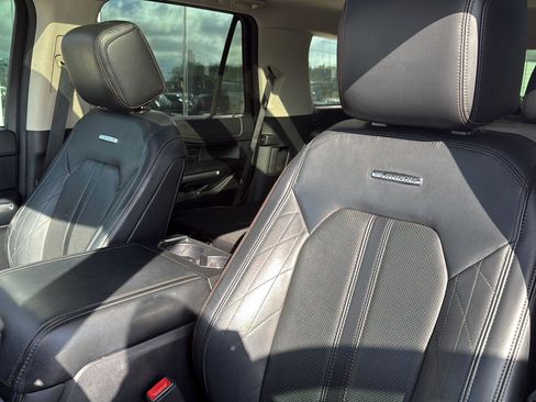 Used 2019 Ford Expedition Platinum RWD image 23