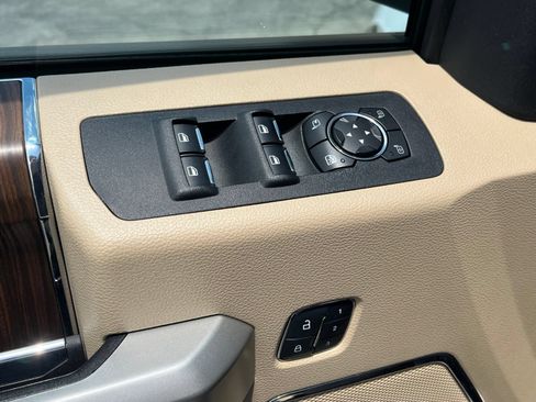Used 2016 Ford F150 Lariat w/ Equipment Group 502A Luxury AWD/4WD image 14