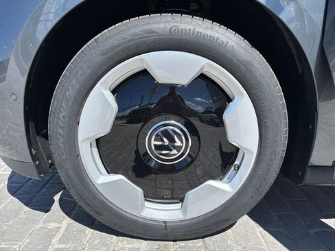 New 2025 Volkswagen ID. Buzz Pro S Plus AWD/4WD image 27