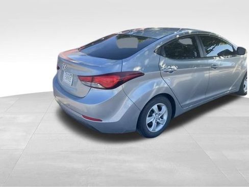 Used 2015 Hyundai Elantra SE FWD image 10