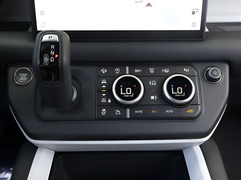 Used 2025 Land Rover Defender 110 X-Dynamic SE AWD/4WD image 25