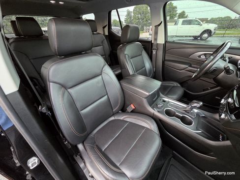 Used 2021 Chevrolet Traverse Premier w/ Redline Edition AWD/4WD image 2