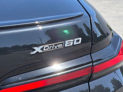 Used 2023 BMW i7 xDrive60 w/ Executive Package 2 AWD/4WD image 37