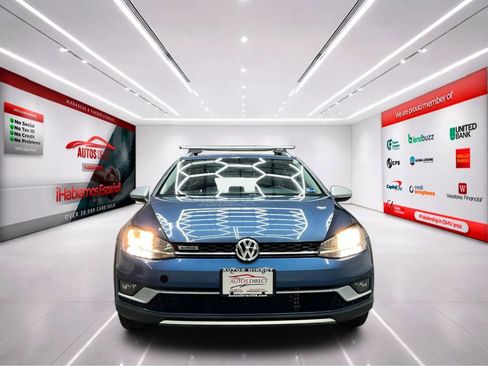 Used 2018 Volkswagen Golf Alltrack S image 2