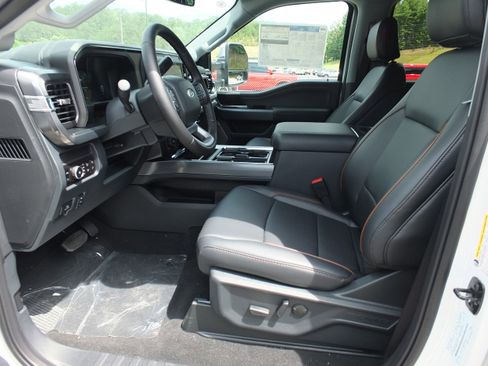 New 2025 Ford F250 Lariat w/ Chrome Package image 11