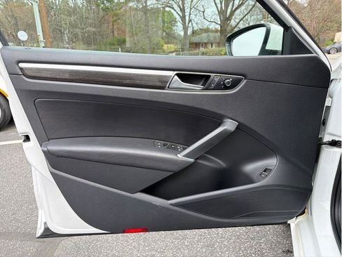 Used 2016 Volkswagen Passat 1.8T SE image 7