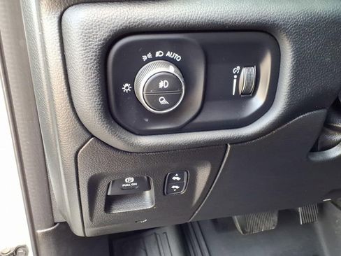 Used 2022 RAM 1500 Big Horn AWD/4WD image 16