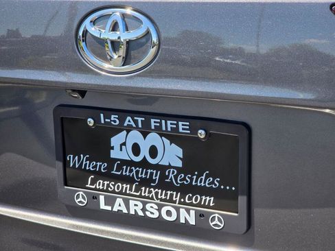 Used 2023 Toyota Highlander XLE AWD/4WD image 35