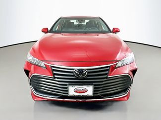 Used 2022 Toyota Avalon XLE video 2