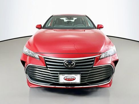 Used 2022 Toyota Avalon XLE image 2