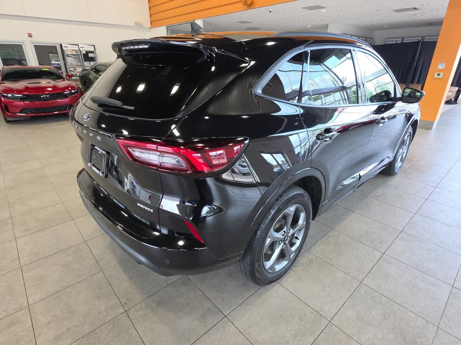 Used 2023 Ford Escape ST-Line Select w/ Tech Pack #1 AWD/4WD image 5