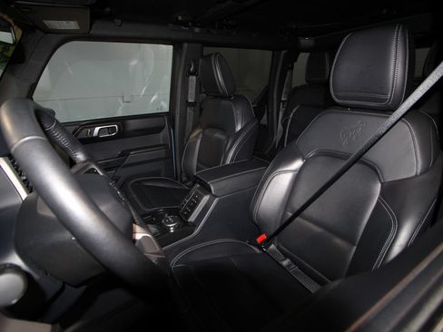 Used 2025 Ford Bronco Outer Banks AWD/4WD image 4