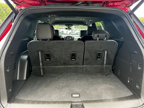 Used 2023 Chevrolet Traverse RS FWD image 27
