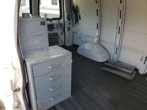 Used 2008 GMC Savana 3500 image 22