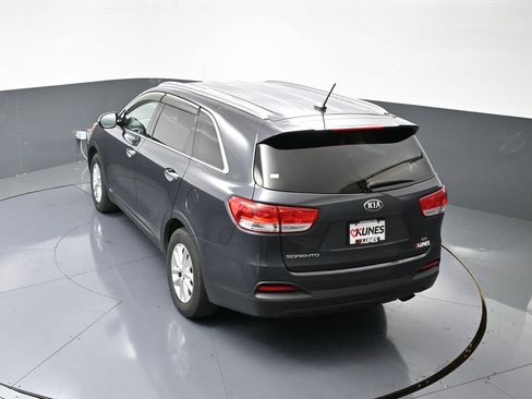 Used 2017 Kia Sorento AWD image 45