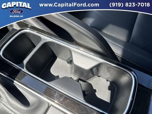 Used 2025 Kia Telluride S FWD image 32
