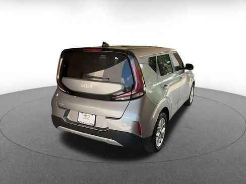 Used 2025 Kia Soul LX w/ LX Technology Package FWD image 15