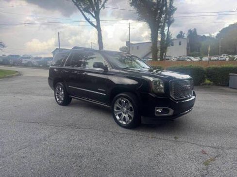 Used 2017 GMC Yukon Denali AWD/4WD image 3