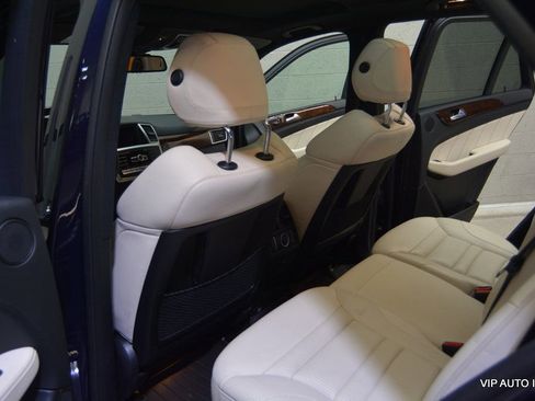 Used 2012 Mercedes-Benz ML 63 AMG 4MATIC image 20