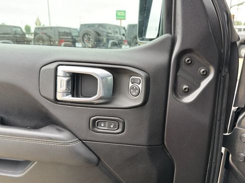 Used 2021 Jeep Gladiator Overland w/ Popular Equipment Package AWD/4WD image 98