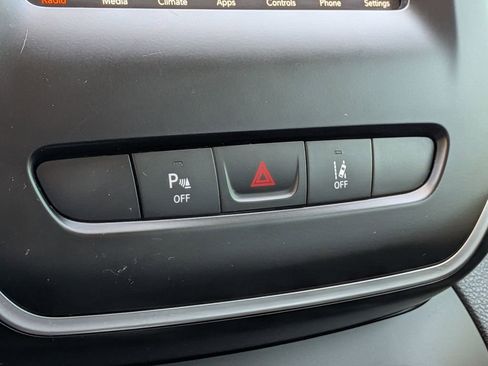 Used 2020 Jeep Cherokee Latitude Lux w/ Quick Order Package 26H Lux image 21