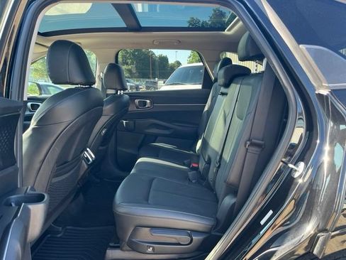 Used 2021 Kia Sorento S w/ Panoramic Sunroof Package FWD image 11