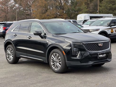 Used 2024 Cadillac XT4 Premium Luxury image 1