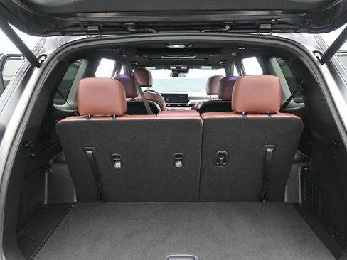 Used 2025 Kia Telluride SX w/ SX Captain's Chair Package FWD image 10