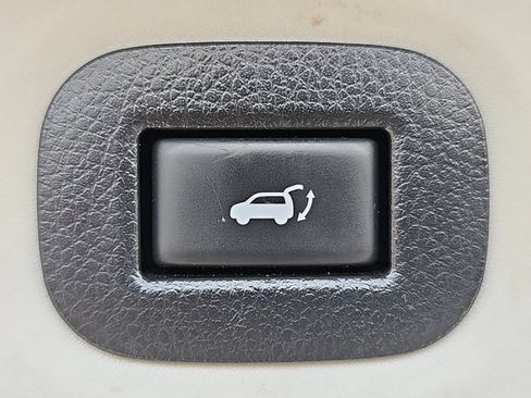 Used 2018 Nissan Rogue SL w/ Premium Package FWD image 11