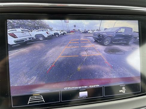 Used 2020 Buick Enclave Essence w/ Sound and Sites Package image 17