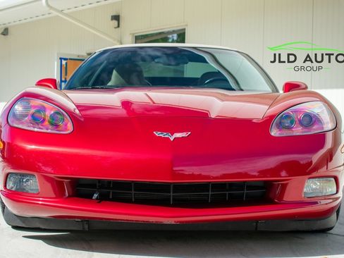 Used 2008 Chevrolet Corvette Convertible w/ Preferred Equipment Group RWD image 4
