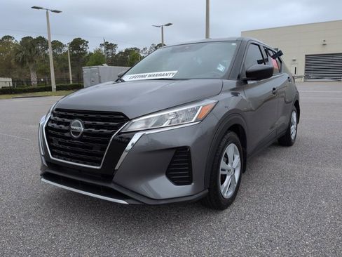 Used 2021 Nissan Kicks S image 9