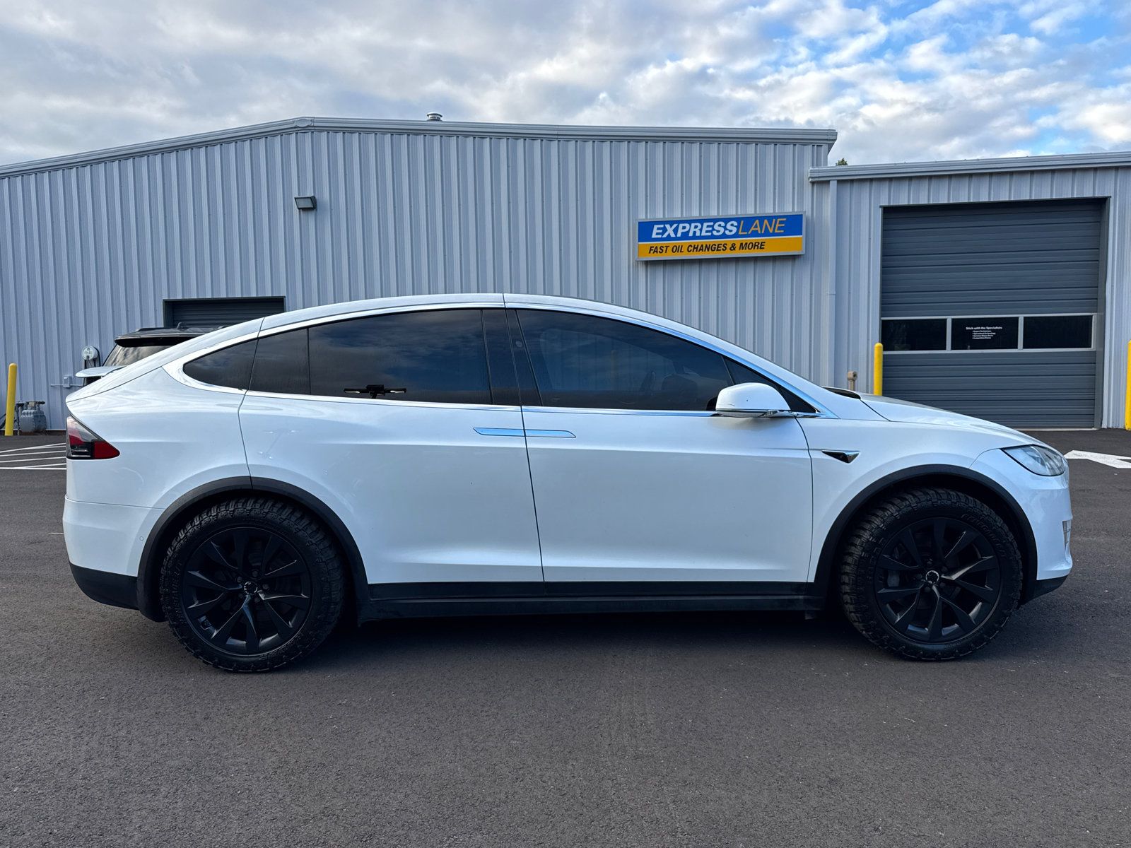 Used 2017 Tesla Model X 100D AWD/4WD image 4