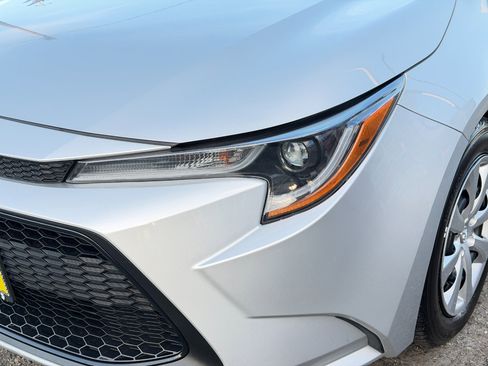Used 2021 Toyota Corolla LE image 10