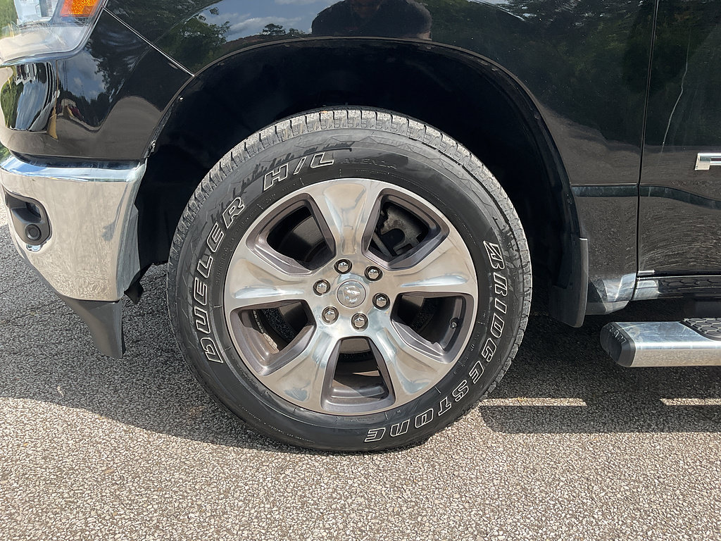 Used 2024 RAM 1500 Laramie AWD/4WD image 13