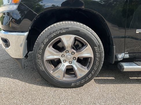 Used 2024 RAM 1500 Laramie AWD/4WD image 13
