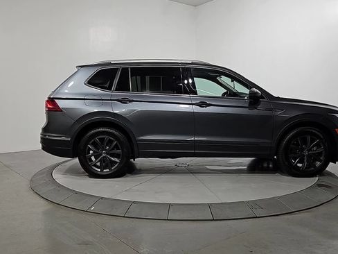 Used 2022 Volkswagen Tiguan SE AWD/4WD image 6