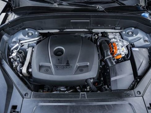 Used 2022 Volvo XC90 T8 R-Design w/ Advanced Package image 19