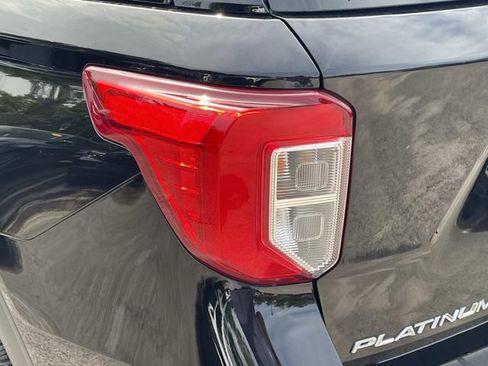 Certified 2023 Ford Explorer Platinum w/ Technology Package AWD/4WD image 10