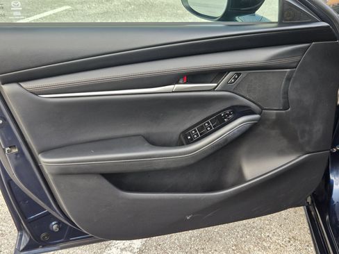 Used 2024 MAZDA MAZDA3 s FWD image 10