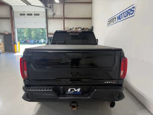 Used 2020 GMC Sierra 2500 AT4 w/ AT4 Premium Package AWD/4WD image 5